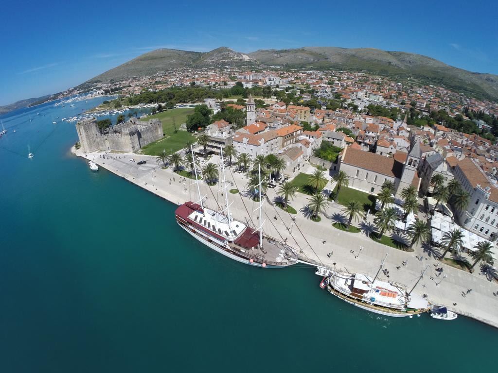 Hotel Concordia Trogir Exterior photo