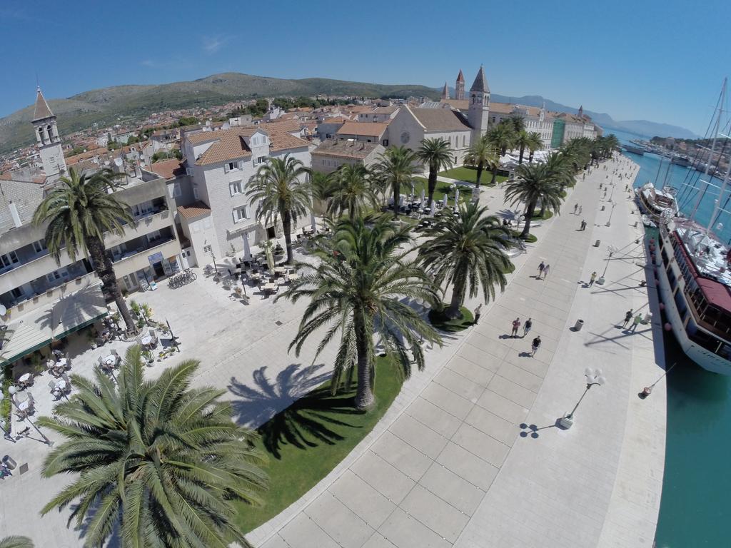 Hotel Concordia Trogir Exterior photo